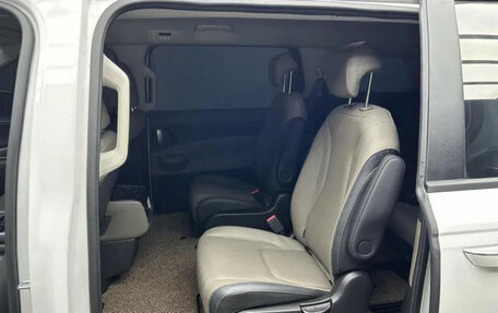 KIA Carnival, 2025 год, 5 750 013 рублей, 16 фотография