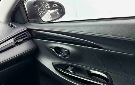 Toyota Yaris XP150 рестайлинг, 2022 год, 1 520 000 рублей, 13 фотография