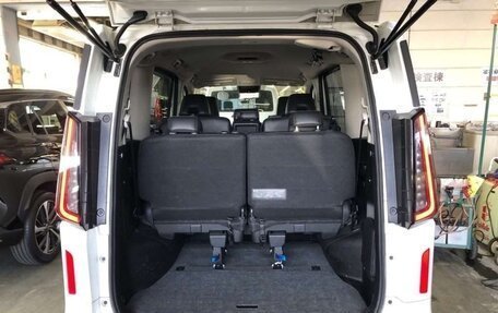 Nissan Serena, 2023 год, 2 200 500 рублей, 10 фотография