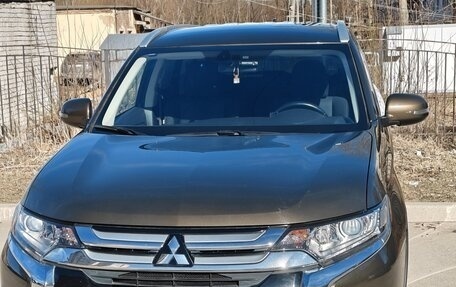 Mitsubishi Outlander III рестайлинг 3, 2017 год, 2 200 000 рублей, 1 фотография