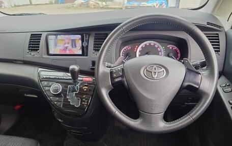 Toyota ISis I, 2013 год, 940 000 рублей, 10 фотография