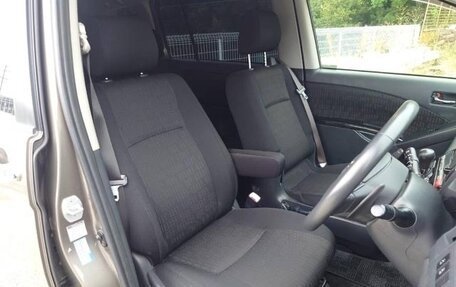 Toyota ISis I, 2013 год, 940 000 рублей, 12 фотография