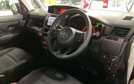 Toyota Roomy I, 2022 год, 862 500 рублей, 5 фотография