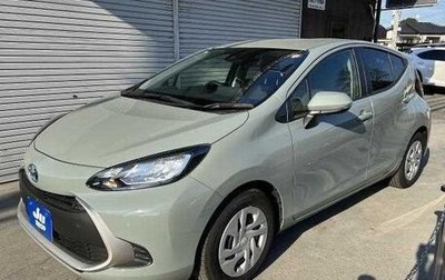 Toyota Aqua, 2024 год, 1 121 000 рублей, 1 фотография