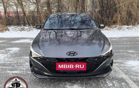 Hyundai Elantra, 2022 год, 1 600 000 рублей, 2 фотография