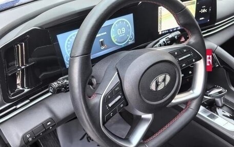 Hyundai Elantra, 2022 год, 1 600 000 рублей, 9 фотография