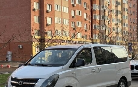 Hyundai Grand Starex Grand Starex I рестайлинг 2, 2008 год, 1 380 000 рублей, 2 фотография
