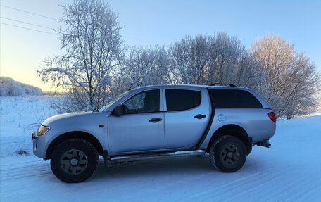 Mitsubishi L200 IV рестайлинг, 2008 год, 800 000 рублей, 2 фотография