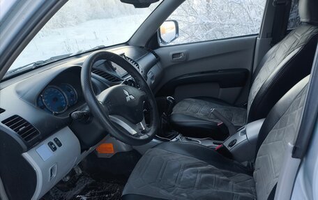 Mitsubishi L200 IV рестайлинг, 2008 год, 800 000 рублей, 8 фотография