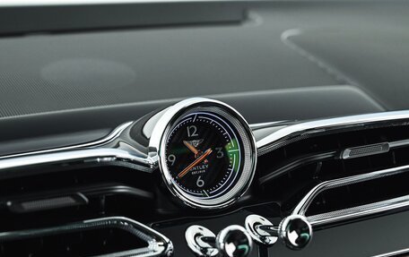 Bentley Bentayga I, 2025 год, 25 000 000 рублей, 12 фотография