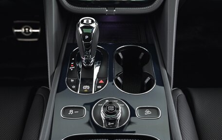 Bentley Bentayga I, 2025 год, 25 000 000 рублей, 19 фотография