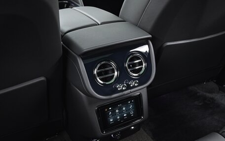 Bentley Bentayga I, 2025 год, 25 000 000 рублей, 24 фотография