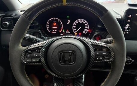 Honda Vezel, 2024 год, 1 980 000 рублей, 13 фотография