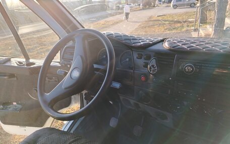 ГАЗ 3110 «Волга», 2005 год, 438 000 рублей, 23 фотография