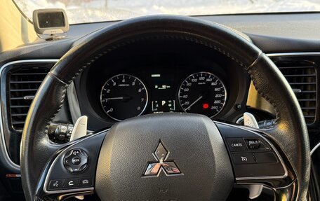 Mitsubishi Outlander III рестайлинг 3, 2015 год, 1 600 000 рублей, 6 фотография