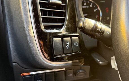 Mitsubishi Outlander III рестайлинг 3, 2015 год, 1 600 000 рублей, 15 фотография