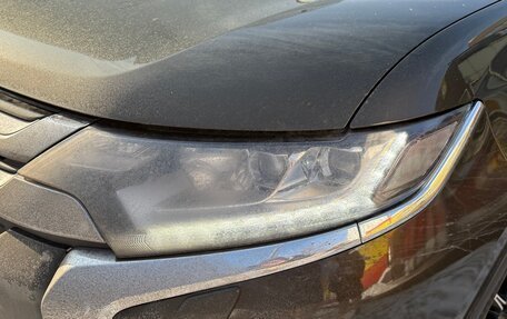 Mitsubishi Outlander III рестайлинг 3, 2015 год, 1 600 000 рублей, 19 фотография