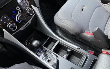 Hyundai Sonata VI, 2009 год, 950 000 рублей, 16 фотография