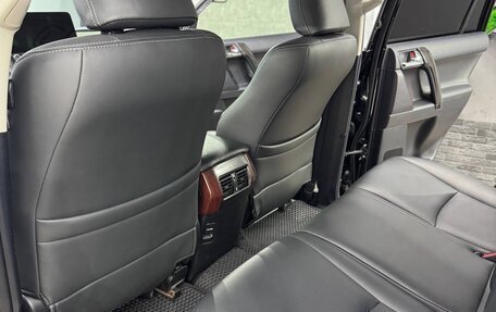 Toyota Land Cruiser Prado 150 рестайлинг 2, 2014 год, 3 900 000 рублей, 14 фотография