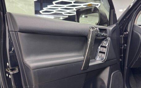 Toyota Land Cruiser Prado 150 рестайлинг 2, 2014 год, 3 900 000 рублей, 13 фотография