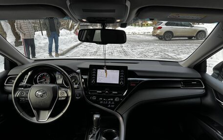 Toyota Camry, 2021 год, 2 850 000 рублей, 8 фотография