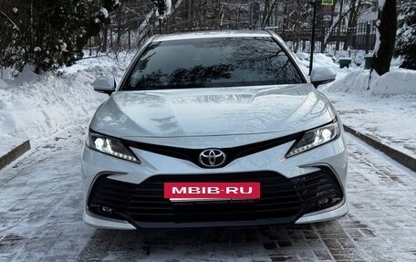 Toyota Camry, 2021 год, 2 850 000 рублей, 3 фотография