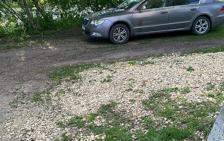 Skoda Superb III рестайлинг, 2011 год, 915 000 рублей, 4 фотография