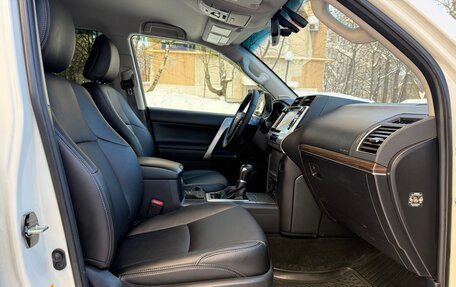 Toyota Land Cruiser Prado 150 рестайлинг 2, 2017 год, 4 500 000 рублей, 15 фотография