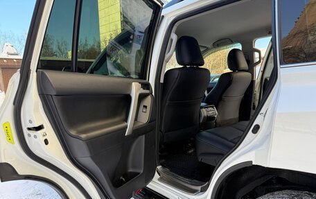 Toyota Land Cruiser Prado 150 рестайлинг 2, 2017 год, 4 500 000 рублей, 18 фотография