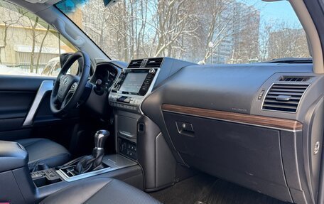 Toyota Land Cruiser Prado 150 рестайлинг 2, 2017 год, 4 500 000 рублей, 16 фотография