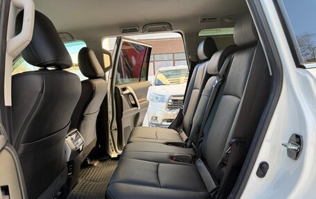 Toyota Land Cruiser Prado 150 рестайлинг 2, 2017 год, 4 500 000 рублей, 19 фотография