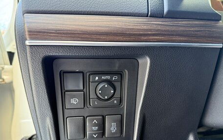 Toyota Land Cruiser Prado 150 рестайлинг 2, 2017 год, 4 500 000 рублей, 14 фотография