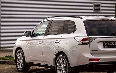 Mitsubishi Outlander III рестайлинг 3, 2014 год, 1 155 000 рублей, 9 фотография