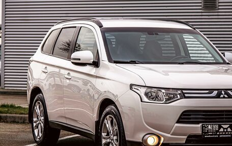 Mitsubishi Outlander III рестайлинг 3, 2014 год, 1 155 000 рублей, 7 фотография