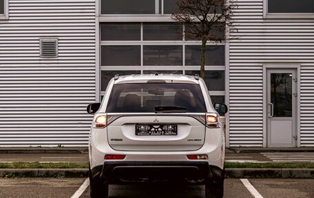 Mitsubishi Outlander III рестайлинг 3, 2014 год, 1 155 000 рублей, 5 фотография