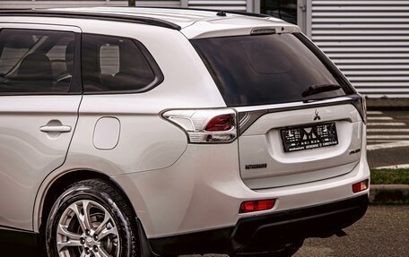 Mitsubishi Outlander III рестайлинг 3, 2014 год, 1 155 000 рублей, 10 фотография