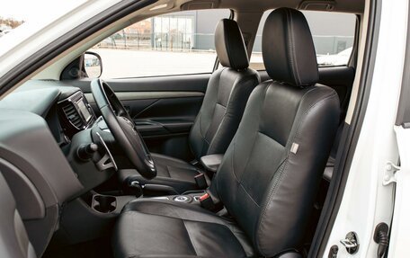 Mitsubishi Outlander III рестайлинг 3, 2014 год, 1 155 000 рублей, 11 фотография