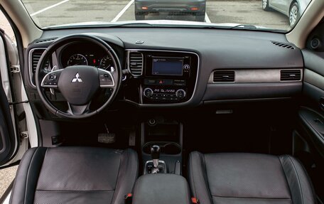 Mitsubishi Outlander III рестайлинг 3, 2014 год, 1 155 000 рублей, 15 фотография