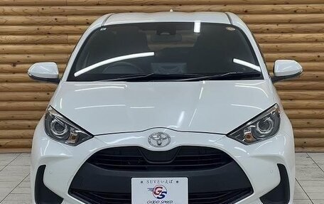 Toyota Yaris, 2022 год, 700 888 рублей, 1 фотография