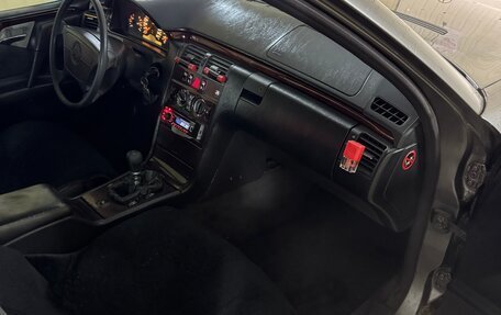 Mercedes-Benz E-Класс, 1997 год, 220 000 рублей, 6 фотография