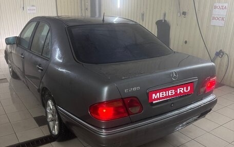 Mercedes-Benz E-Класс, 1997 год, 220 000 рублей, 2 фотография