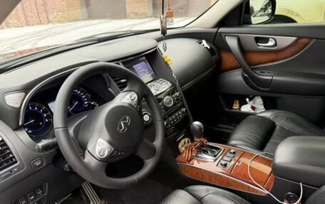 Infiniti QX70, 2013 год, 2 122 000 рублей, 7 фотография