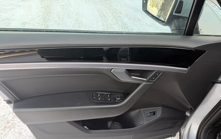 Volkswagen Touareg III, 2019 год, 4 500 000 рублей, 10 фотография