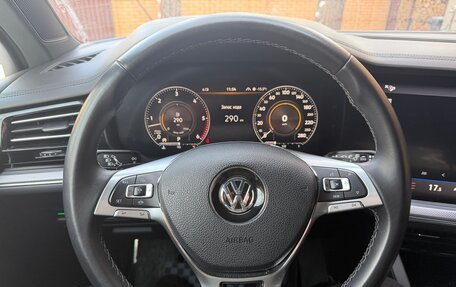 Volkswagen Touareg III, 2019 год, 4 500 000 рублей, 14 фотография