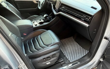 Volkswagen Touareg III, 2019 год, 4 500 000 рублей, 19 фотография