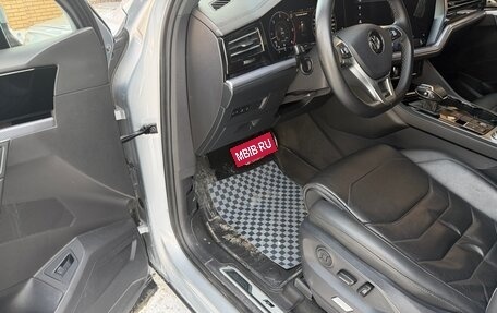 Volkswagen Touareg III, 2019 год, 4 500 000 рублей, 11 фотография