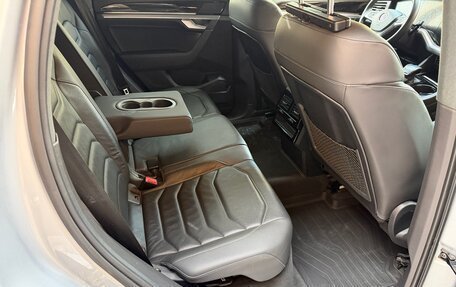 Volkswagen Touareg III, 2019 год, 4 500 000 рублей, 24 фотография