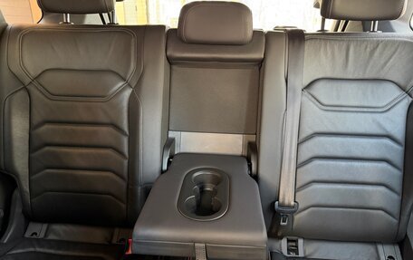 Volkswagen Touareg III, 2019 год, 4 500 000 рублей, 26 фотография