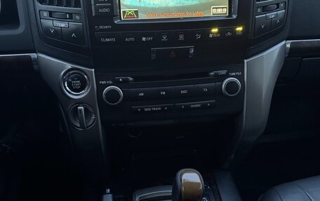 Toyota Land Cruiser 200, 2008 год, 2 400 000 рублей, 21 фотография