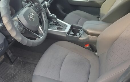 Toyota RAV4, 2021 год, 2 950 000 рублей, 8 фотография